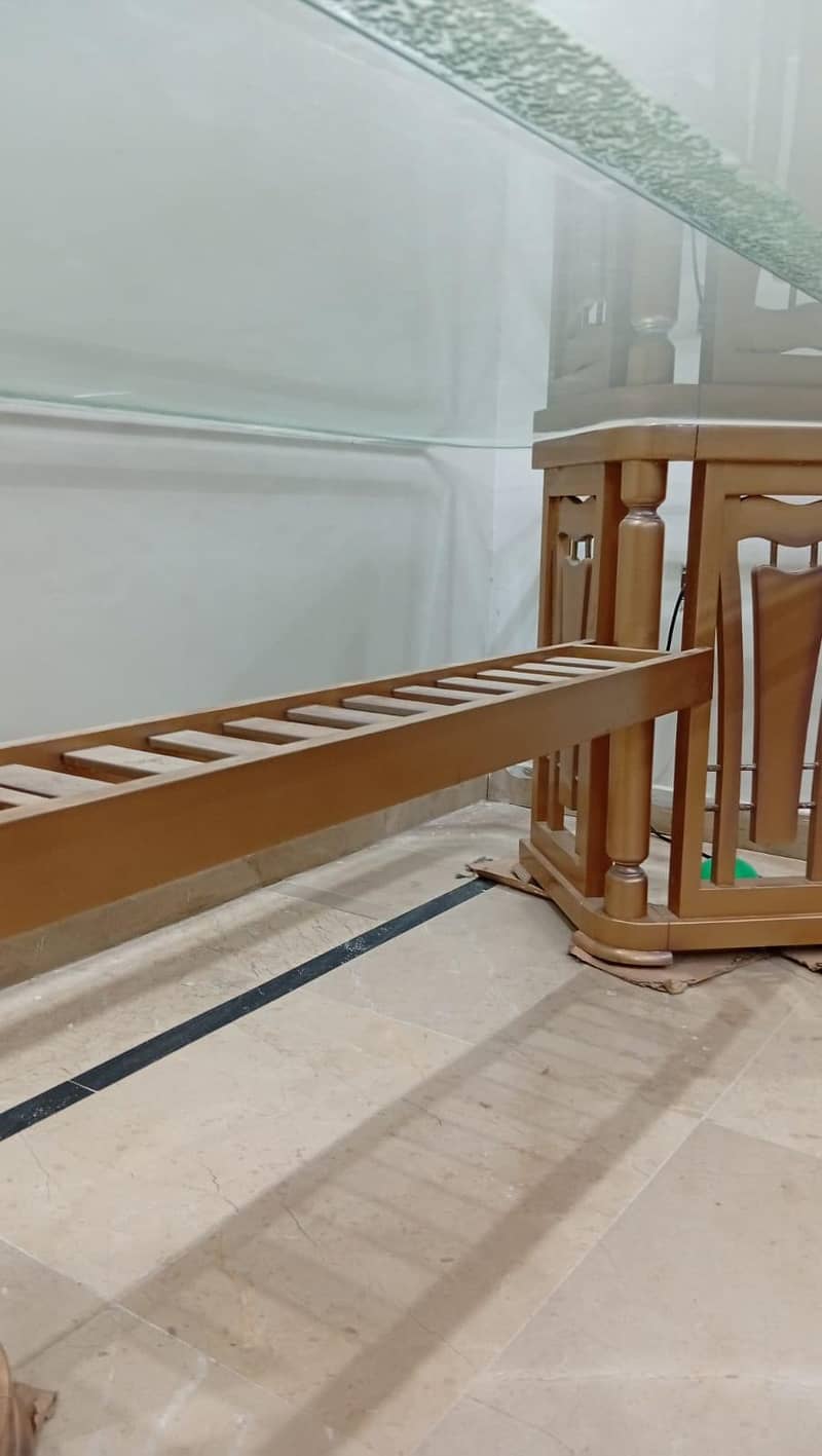 Dining table condition 10/10 7