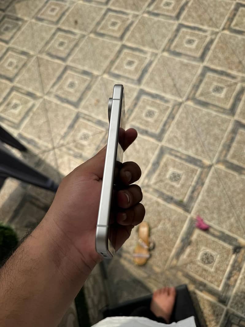 Google Pixel 9 5