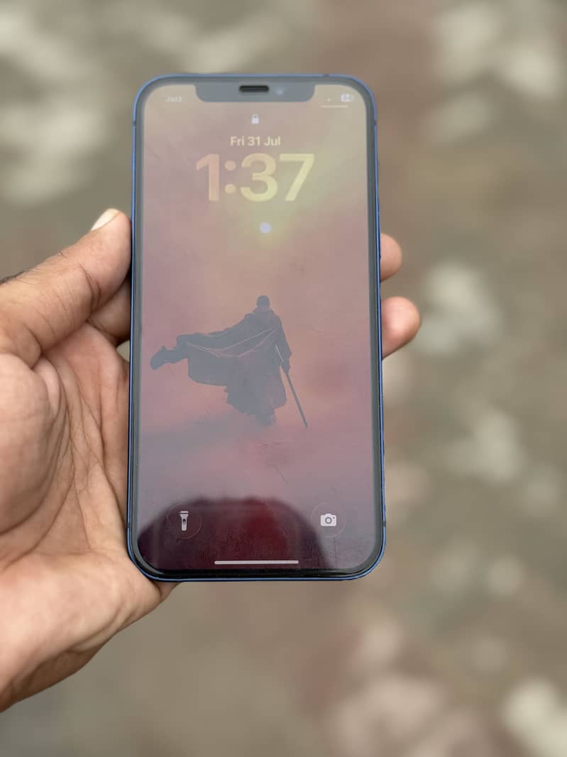 Apple iPhone 12 4
