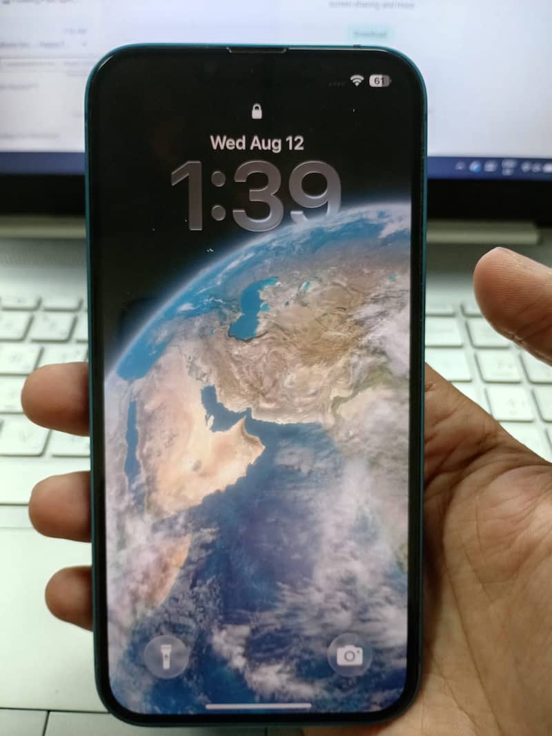 Apple iPhone 13 0