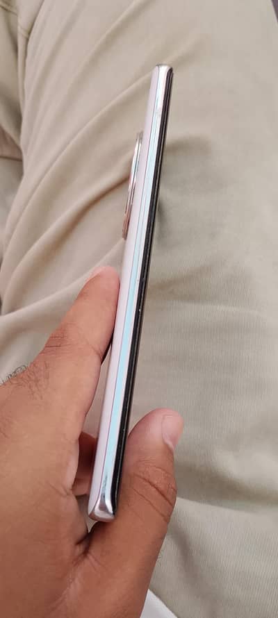 Vivo V30E