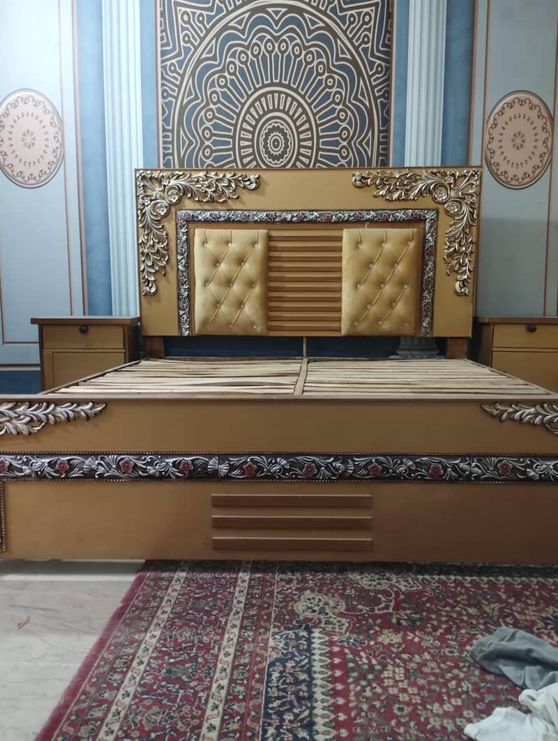 king size bed  0