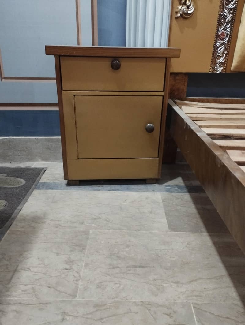 king size bed  1