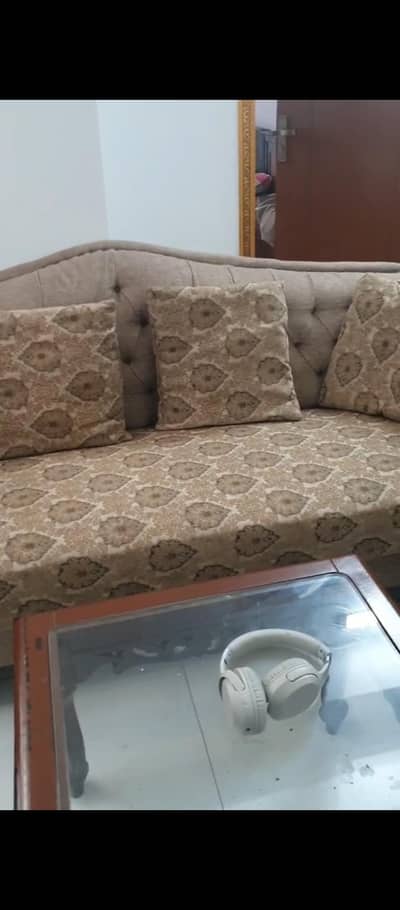 premium quality 6 seater sofa set urgent for sale