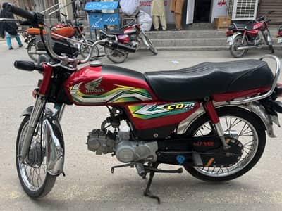 Honda 70    22/23   Urgent sale 03150888179