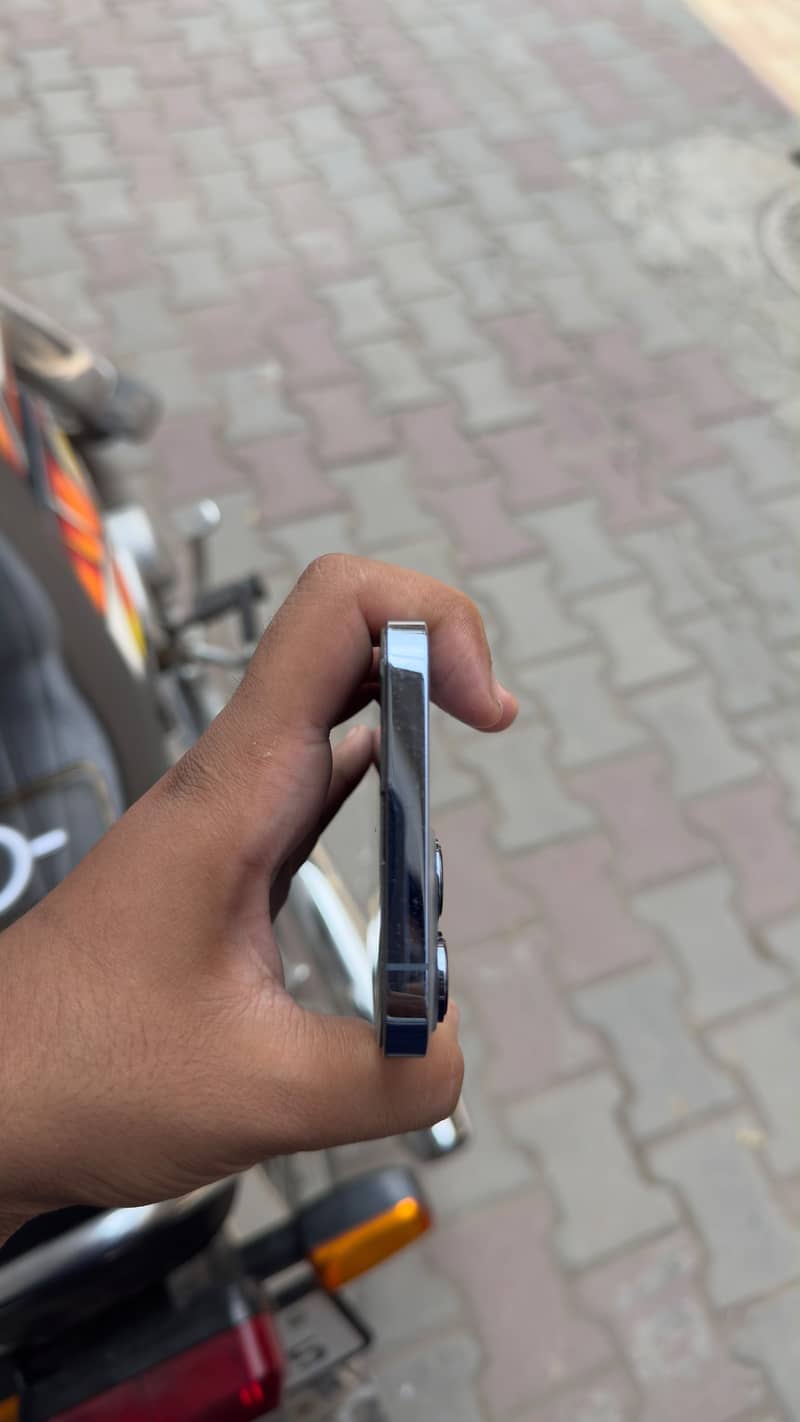 Apple iPhone 13 Pro Max 3