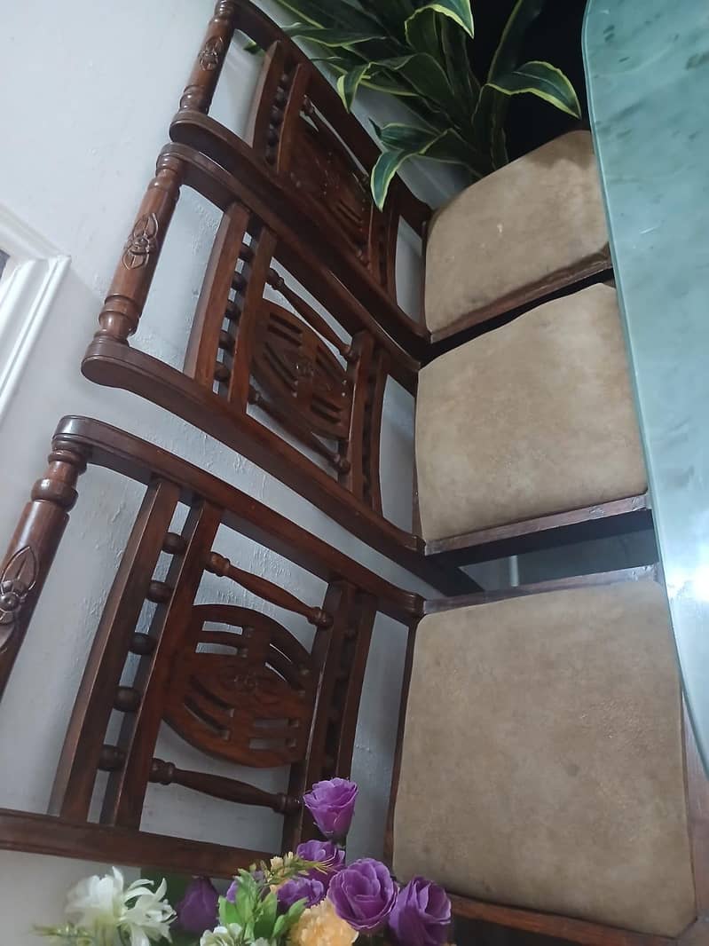 Dining Table 0