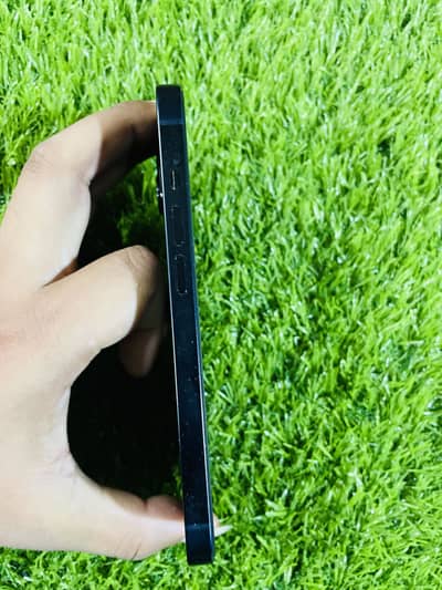 Apple iPhone 14