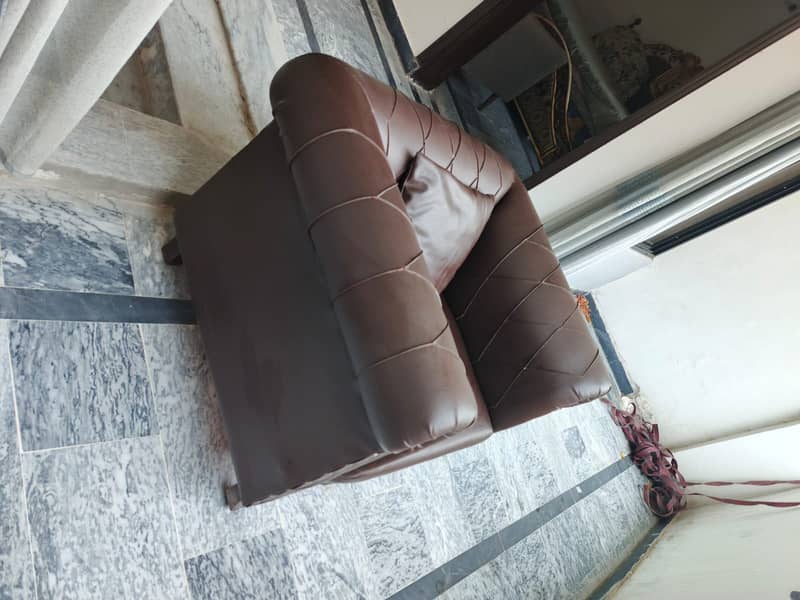 Two Single Seat sofas 7