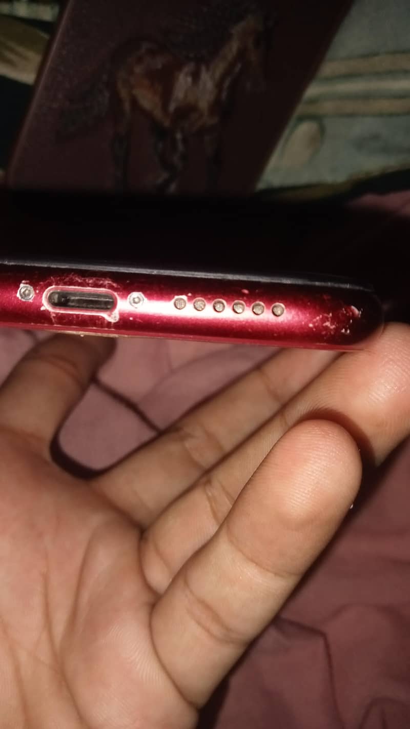 Apple iPhone 11 4