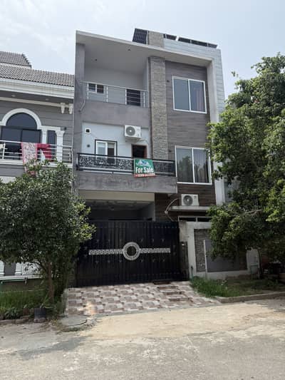 BEAUTIFUL 5 MARLA HOUSE IN SA GARDEN PHASE 2