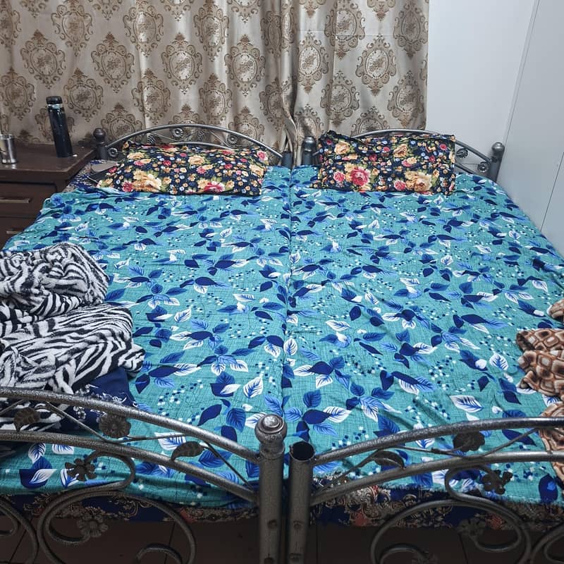 single 2 beds 0