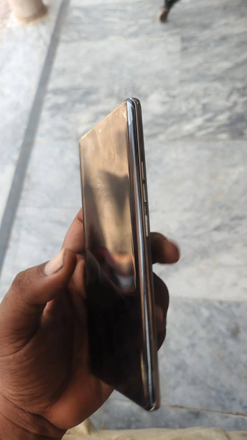 Tecno CAMON 40 Pro 1