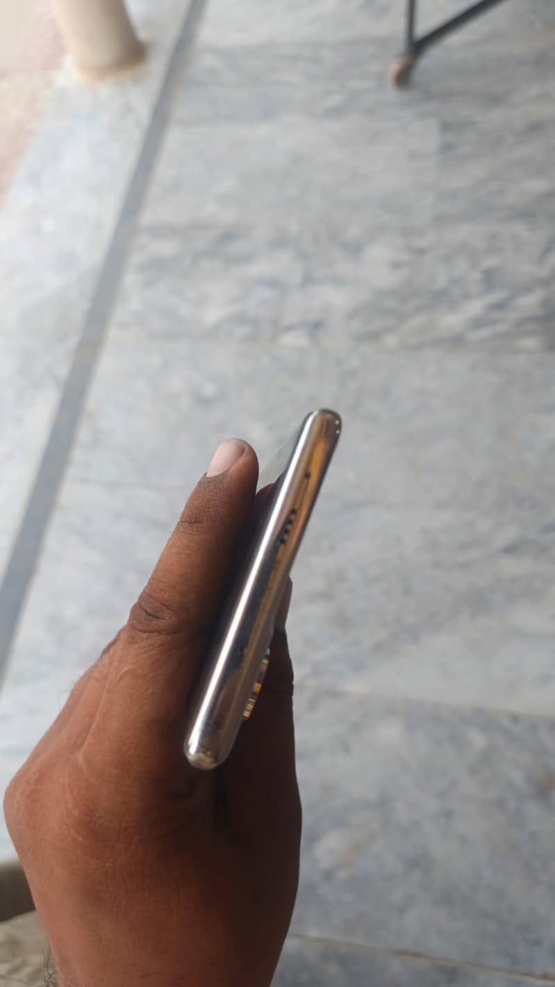 Tecno CAMON 40 Pro 4