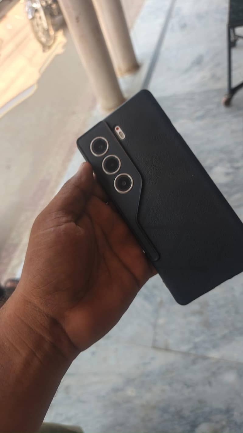 Tecno CAMON 40 Pro 6
