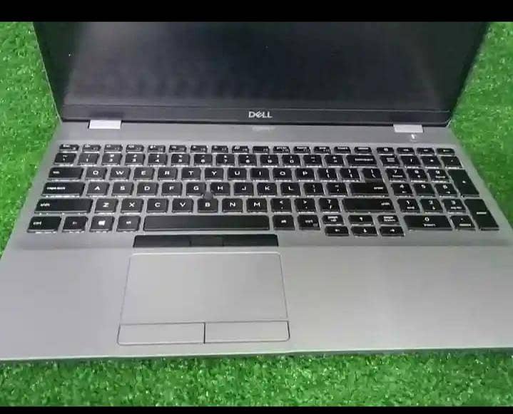 Dell Precision 3550 1
