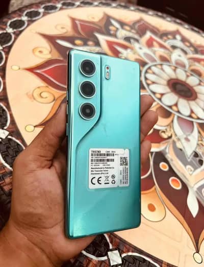 TECNO CAMON 40