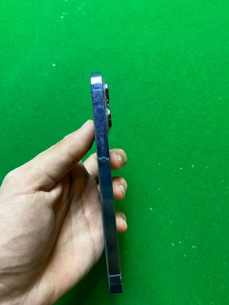 Apple iPhone 13 Pro 1
