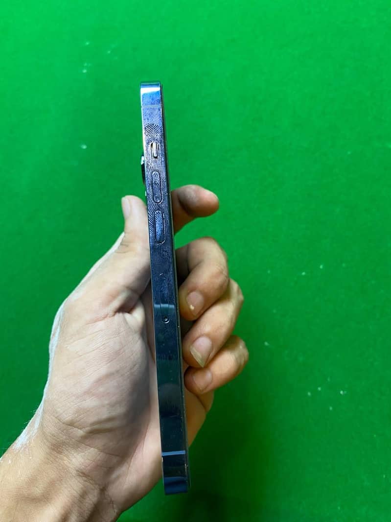 Apple iPhone 13 Pro 6