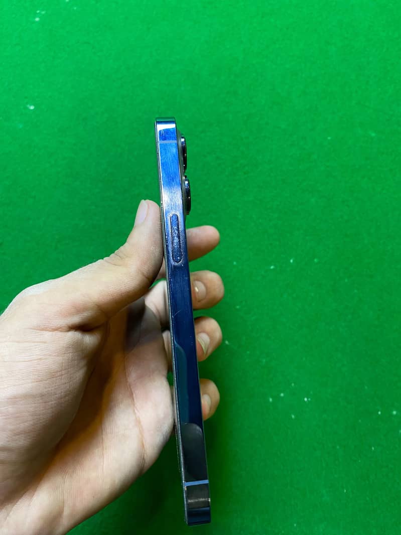 Apple iPhone 13 Pro 8