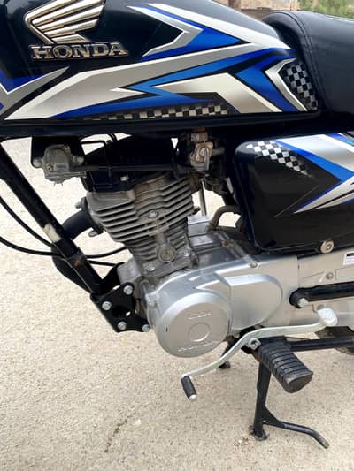 Honda CG 125 . . . .