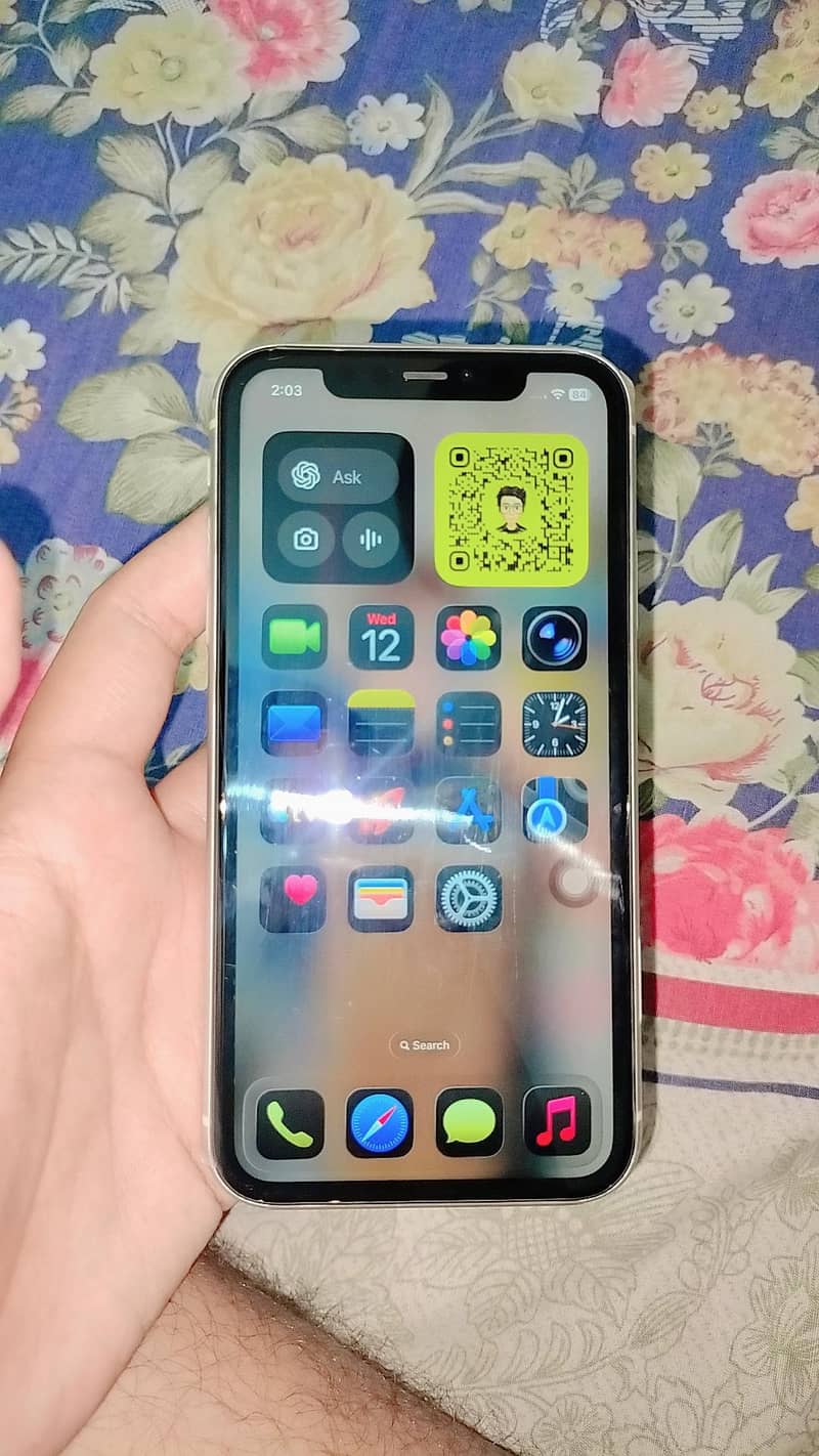 Apple iPhone 11 4