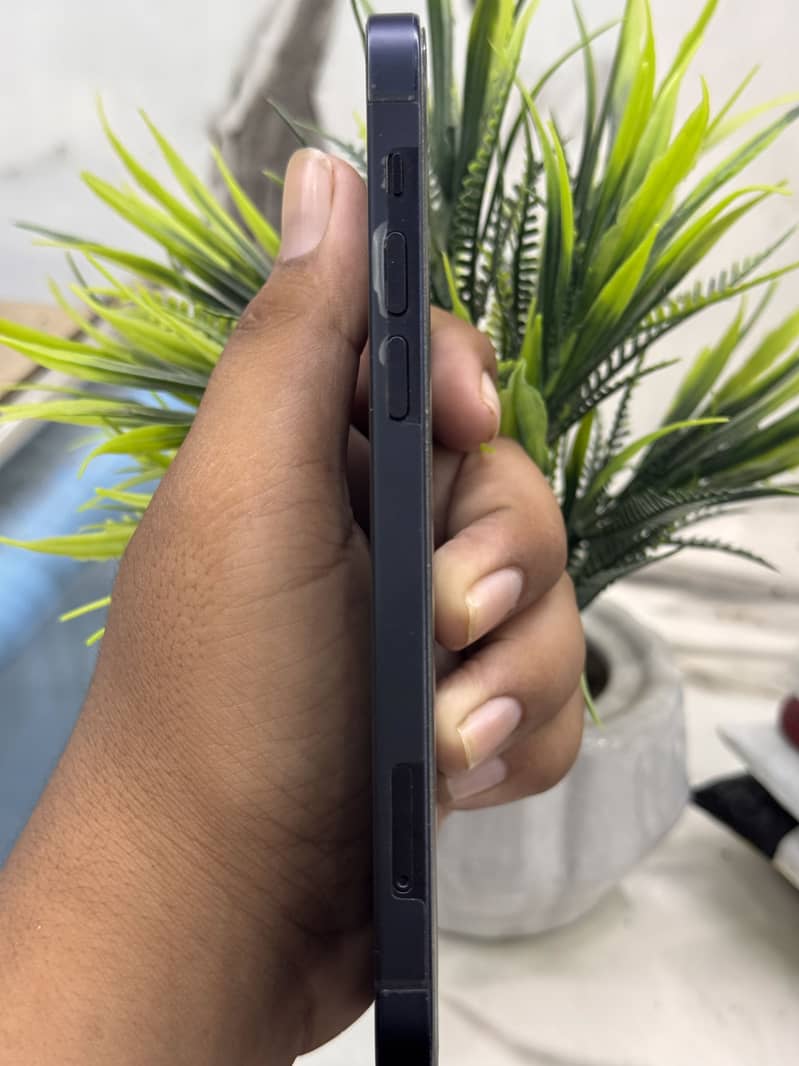 Apple iPhone 12 2