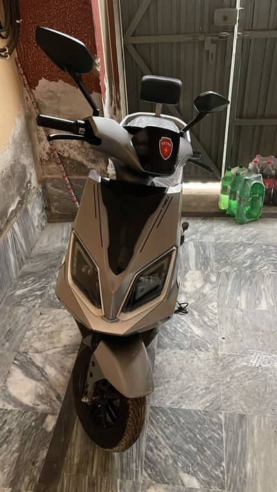 Metro Thrill Pro Lithium Electric Bike