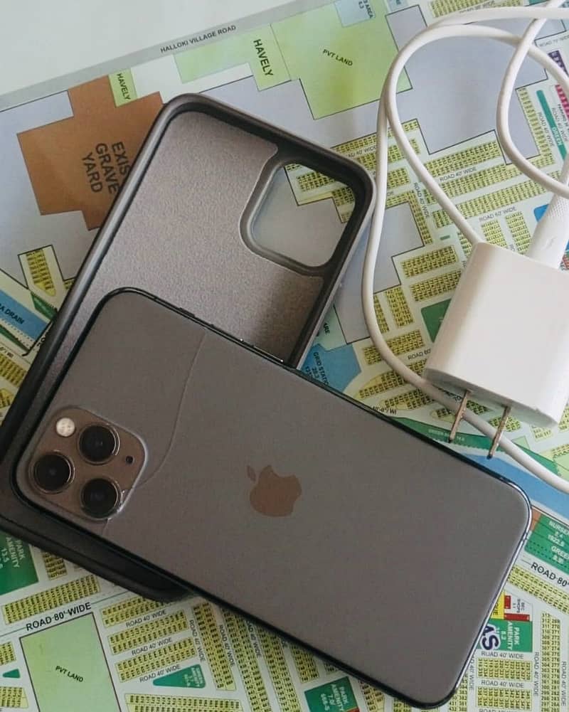 Apple iPhone 11 Pro 4