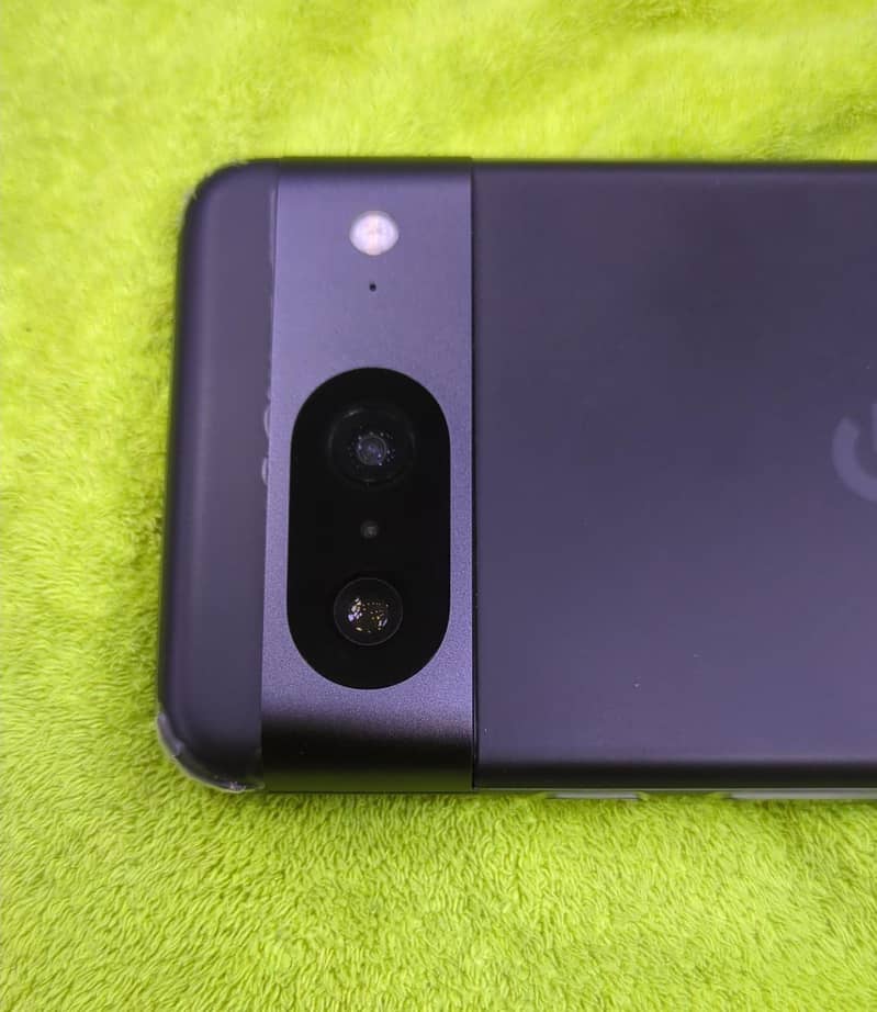 Google Pixel 8 4