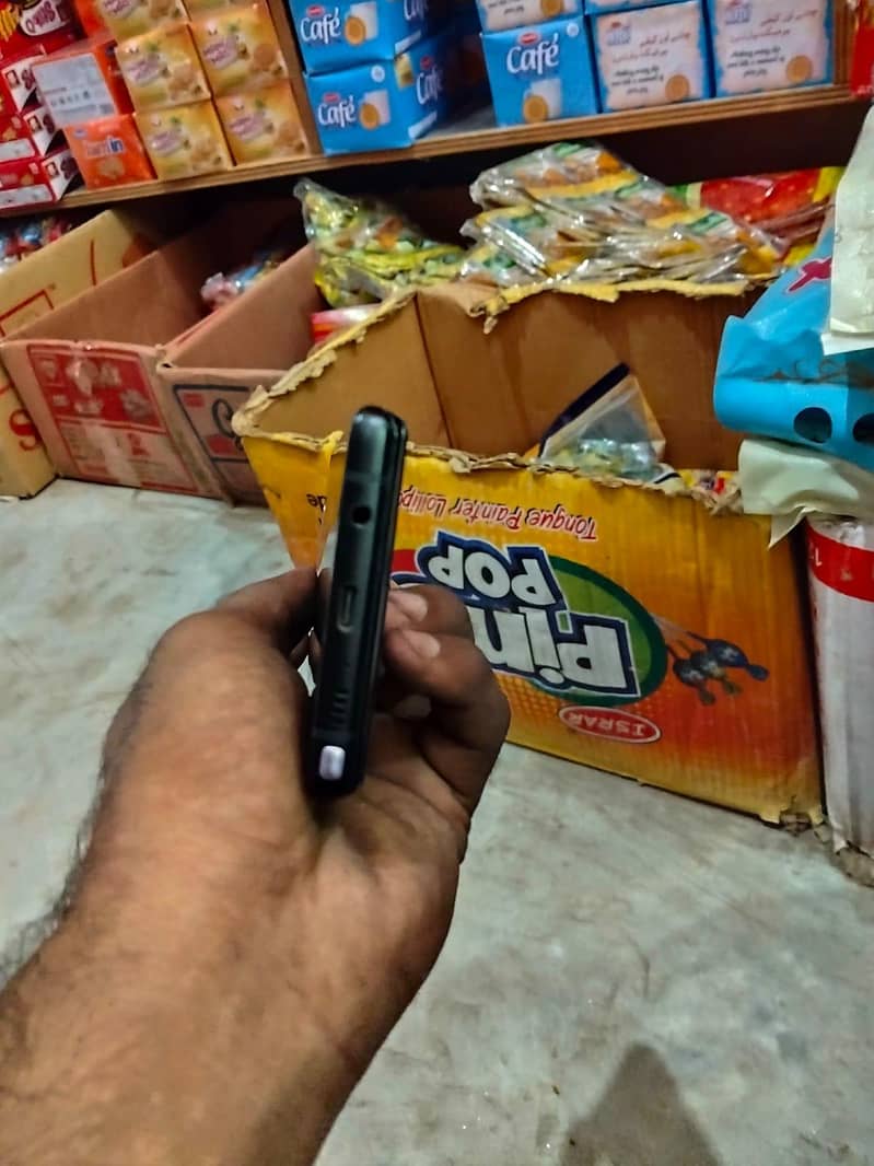 Samsung Mobile Note 9 6
