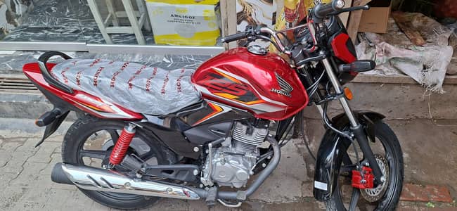 CB125 NEW CONDITION