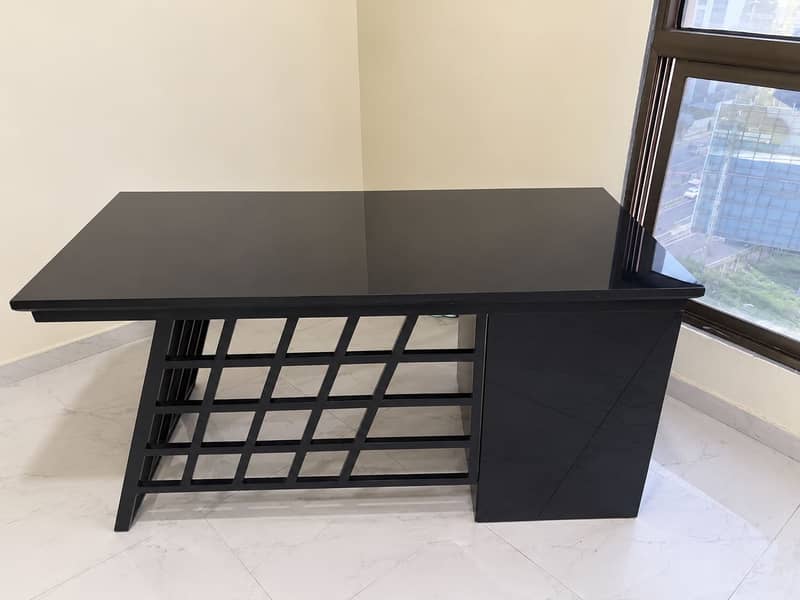 Executive table 0
