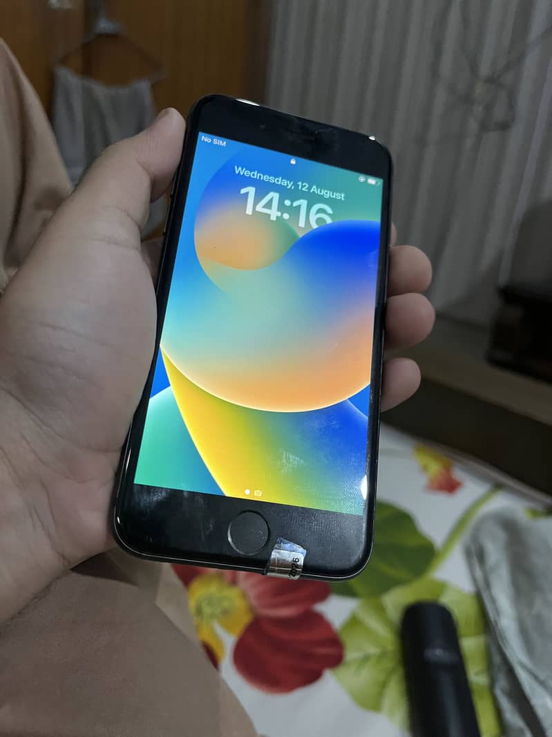 Apple iPhone 8 1