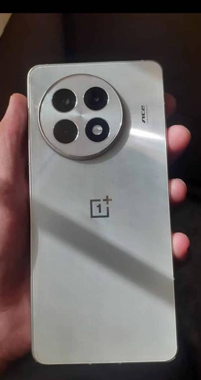 One Plus Ace 5/13r 12/256 10/10 sim available