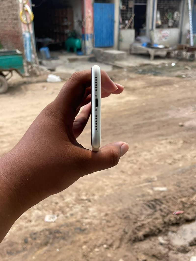 Apple iPhone 11 1