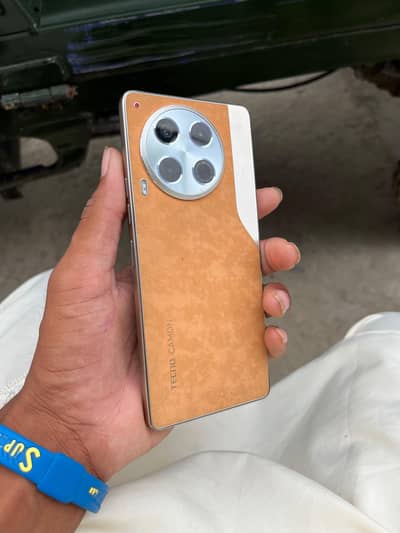 Tecno CAMON 30