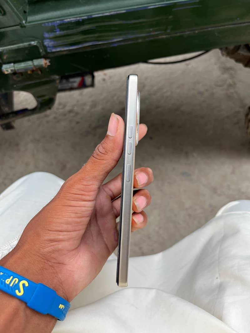 Tecno CAMON 30 1