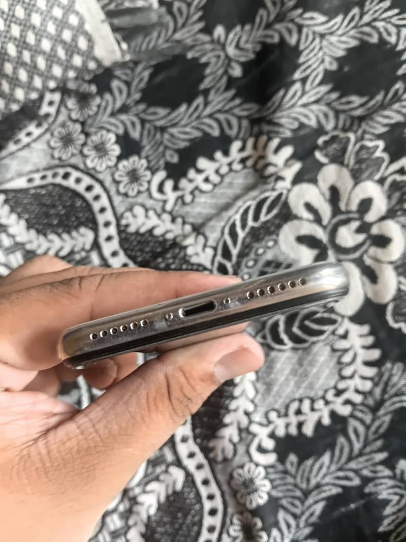 Apple iPhone X 2