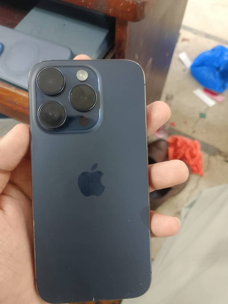 Apple iPhone 15 Pro 2