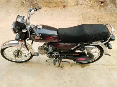 Honda CD70. black Colour