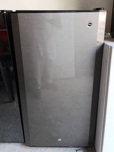 Pel Room size Refrigerator