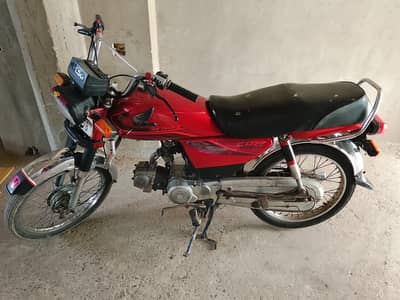16 modal moter saikal for sale bilkull lush condition men hai