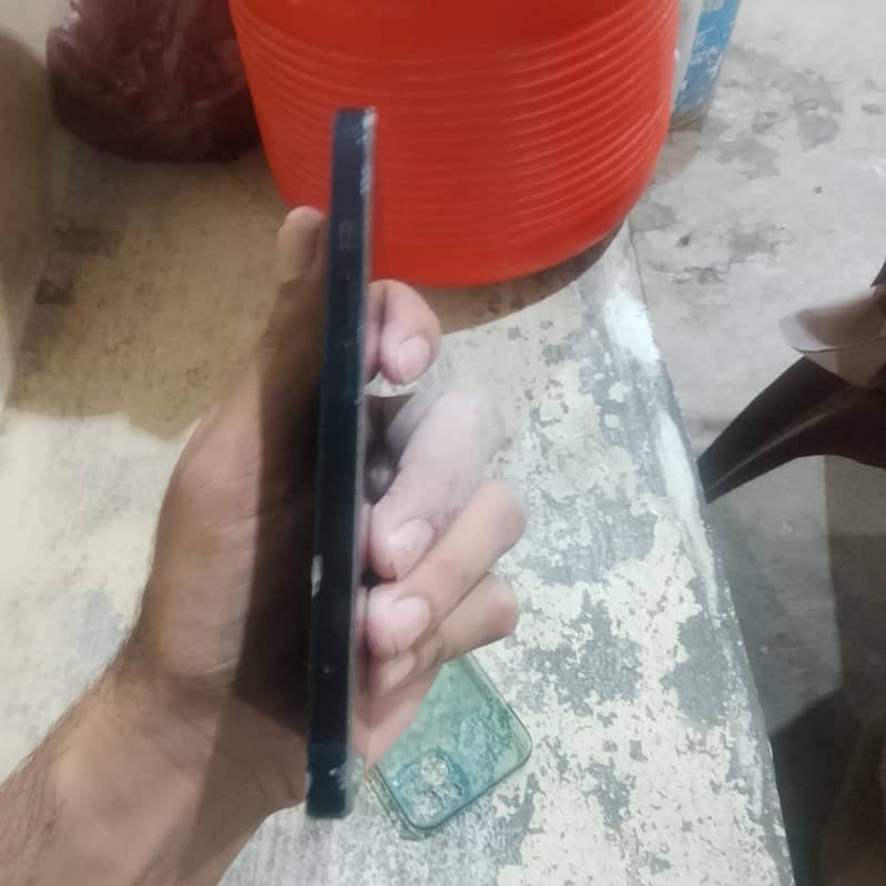 Apple iPhone 13 3