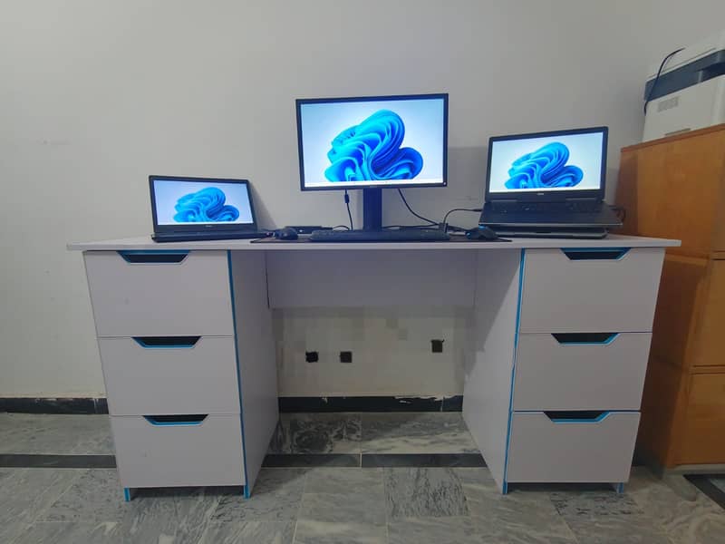 Computer Table 0