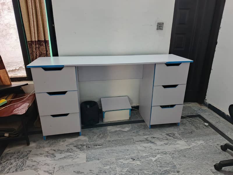 Computer Table 1
