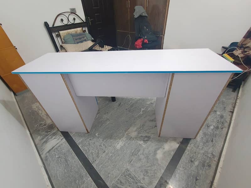 Computer Table 5
