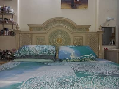 king size bed with side tables