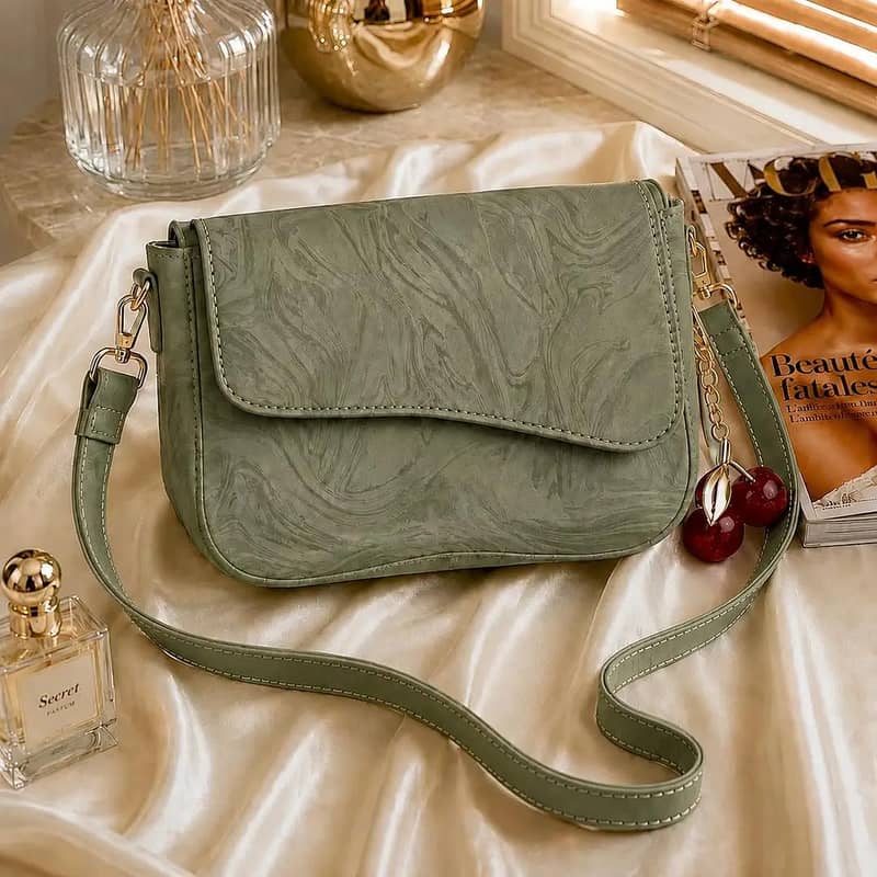 Material: Leather 0