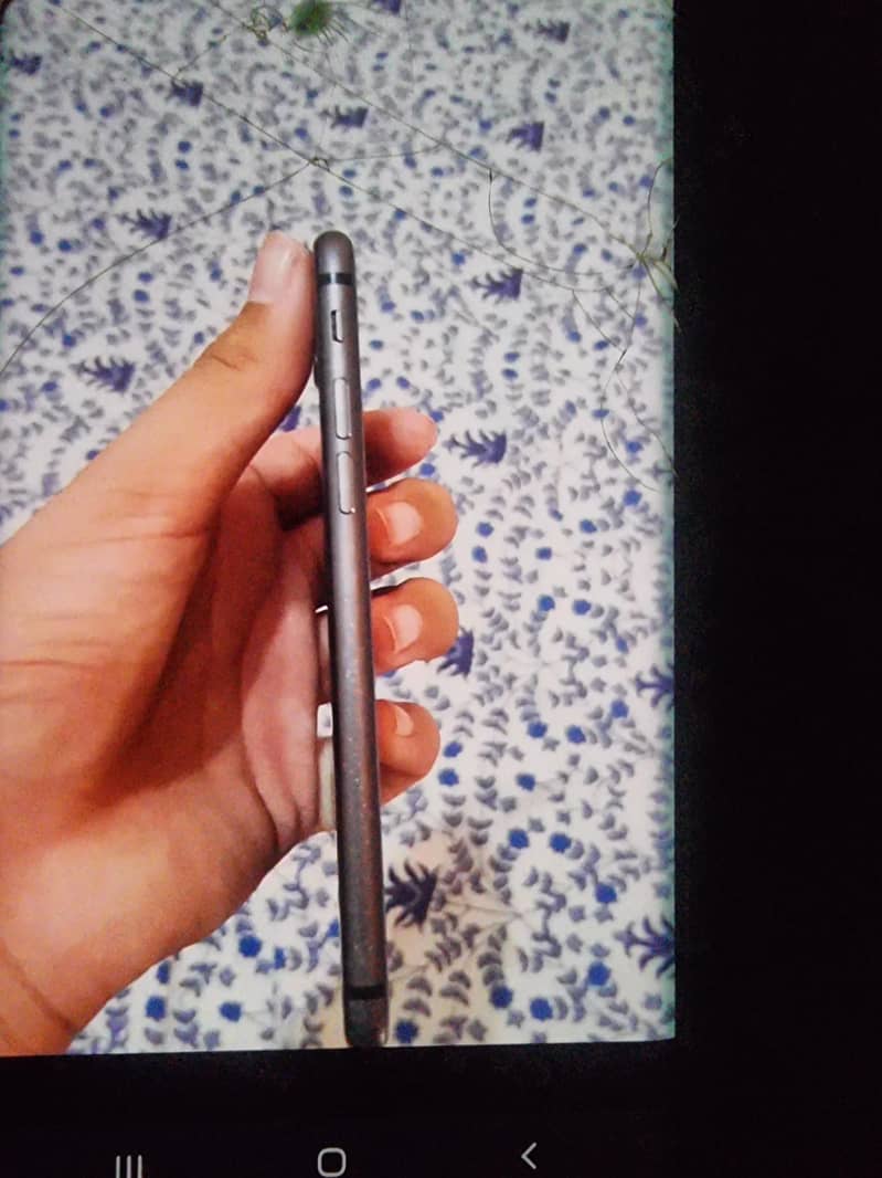 Apple iPhone 8 2